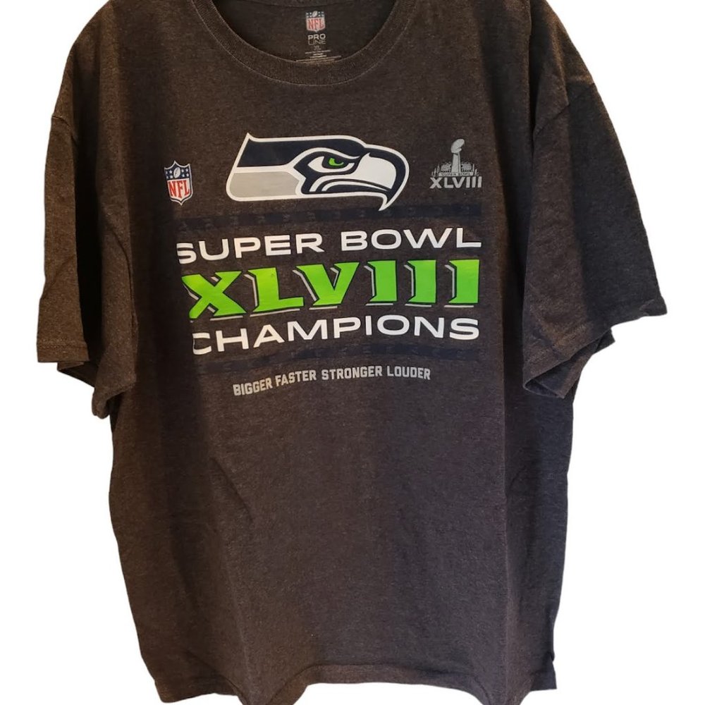 Men's XL Seattle Super Bowl XLV111 Champions T-Shirt